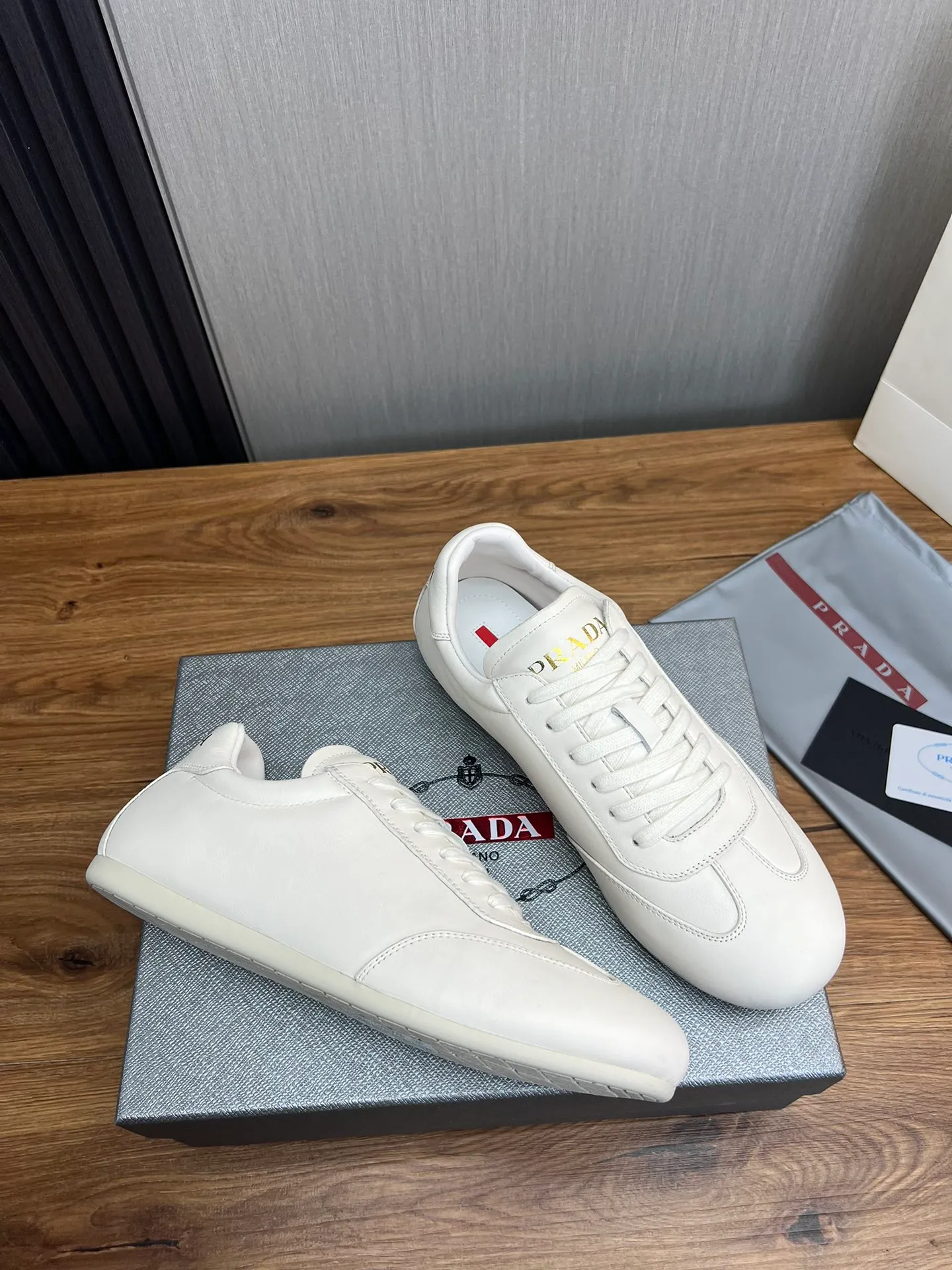 Men's shoes 💰520💰 [PRADA] Men's shoes are popular in the counter, official website is synchronized, 1 high-quality shipment ✔️Original cowhide spliced ​​with high-end waterproof cloth + cowhide lining, 1🆚1 replica, original sole, 38-45 (45 customized, non-refundable)
